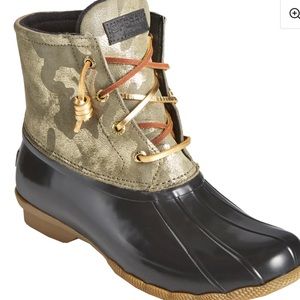 Sperry duck boots 9.5 like new